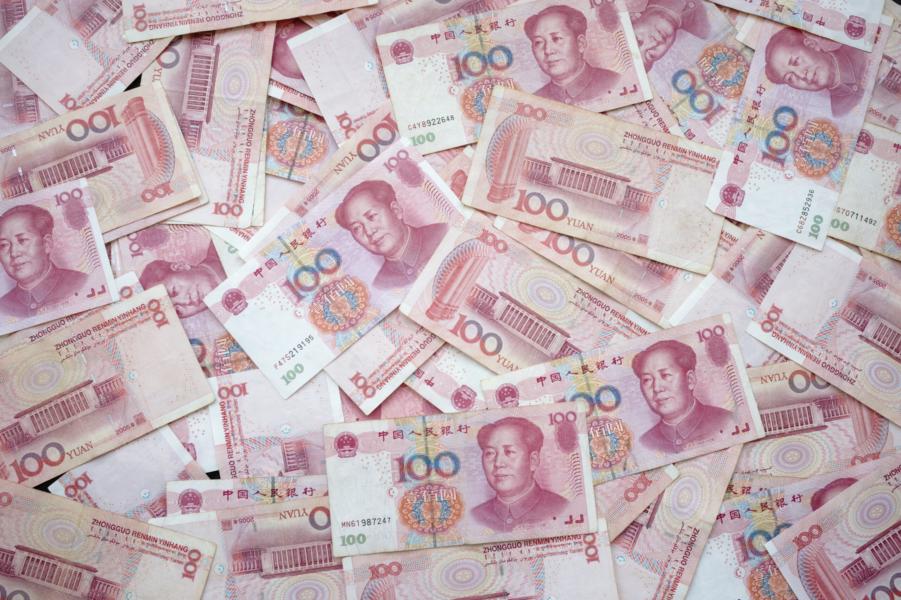 Jak ustalanie kursu juana przez PBOC wpływa na światowe rynki walutowe?